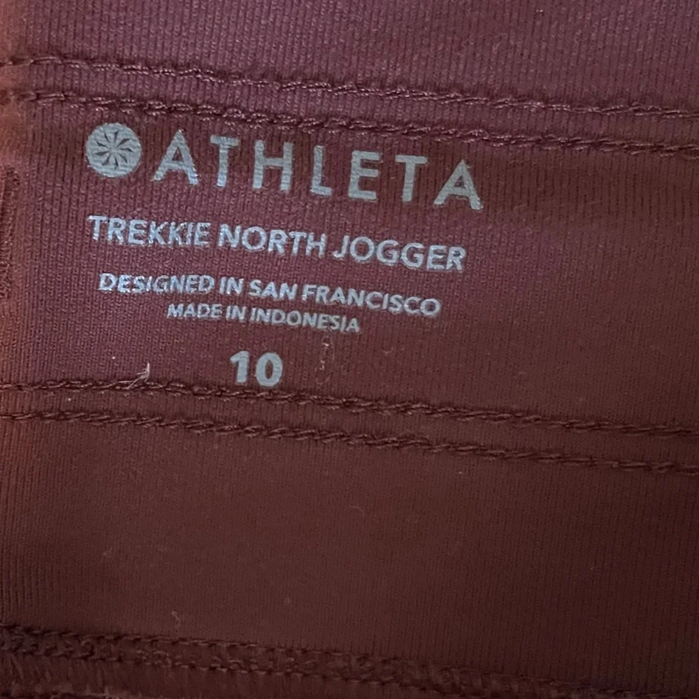 Athleta Trekkie North Jogger Size 10 Red Orange color Hiking Outdoor Pants - Picture 2 of 9